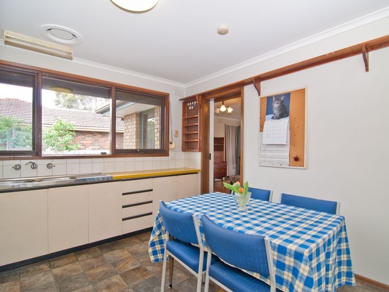 15 Floriana Avenue, Doveton VIC 3177