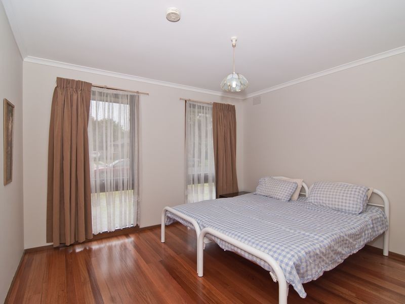 15 Floriana Avenue, Doveton VIC 3177