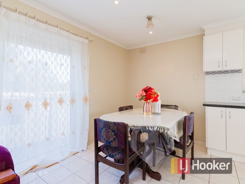 17 Brougham Close, Eumemmerring VIC 3177