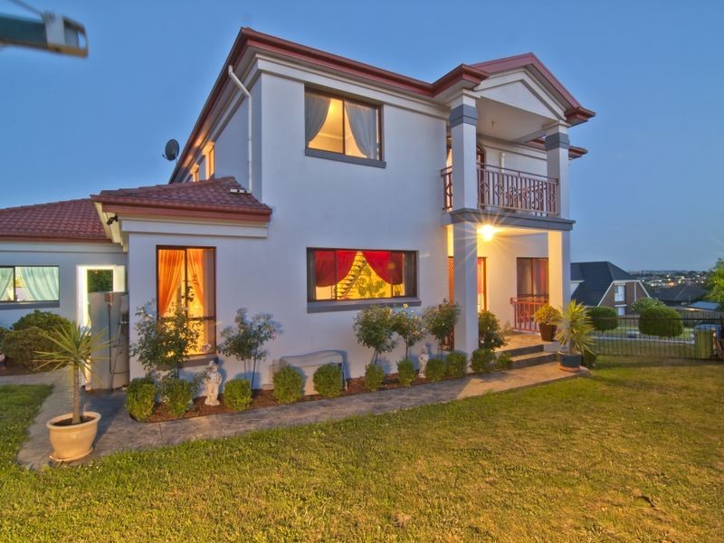 22 Sienna Crescent, Endeavour Hills VIC 3802