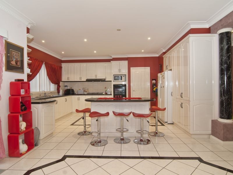 22 Sienna Crescent, Endeavour Hills VIC 3802