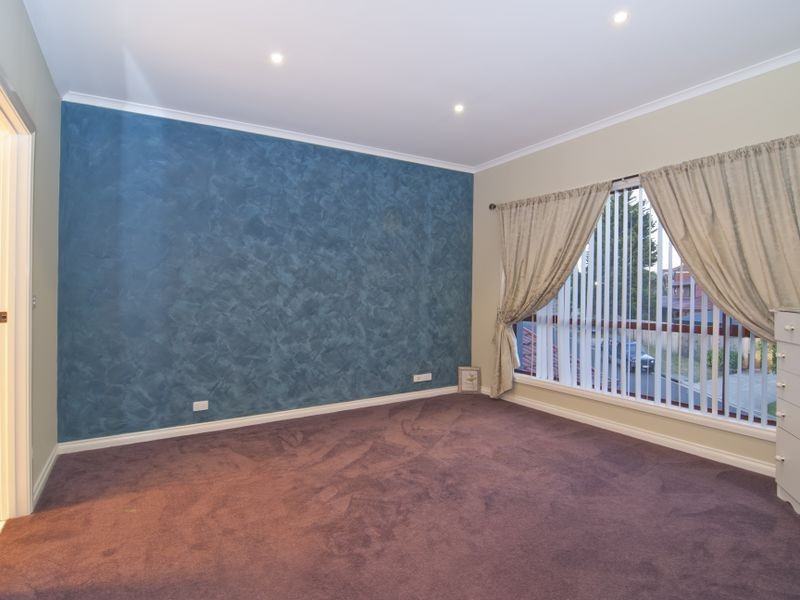 22 Sienna Crescent, Endeavour Hills VIC 3802