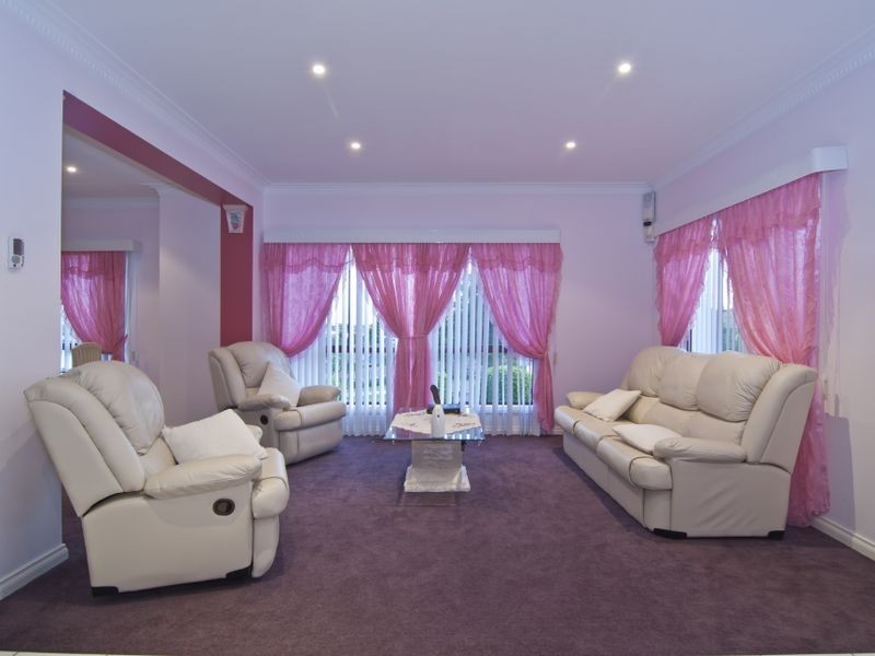 22 Sienna Crescent, Endeavour Hills VIC 3802