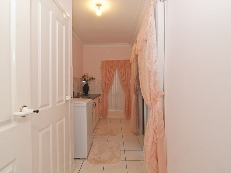 22 Sienna Crescent, Endeavour Hills VIC 3802