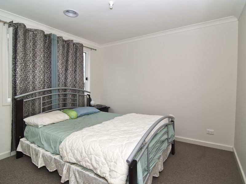 8/4 Young Road, Hallam VIC 3803