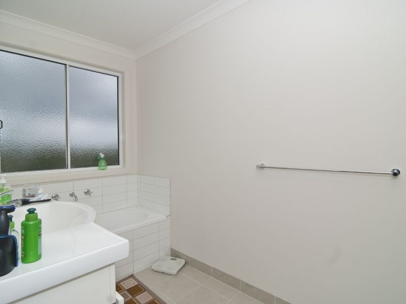 8/4 Young Road, Hallam VIC 3803