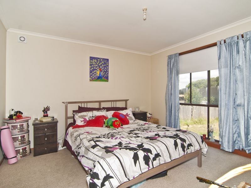 2/14 Dowell Court, Dandenong North VIC 3175