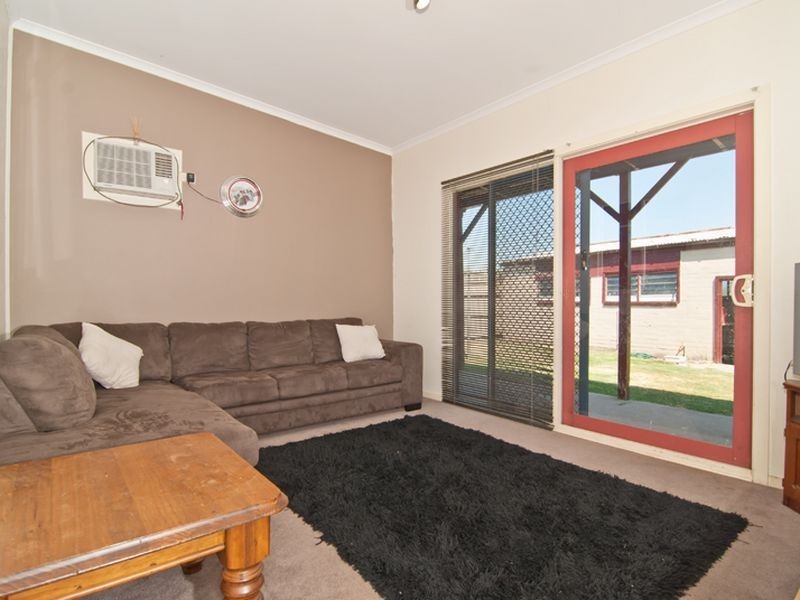 35 Oak Avenue, Doveton VIC 3177