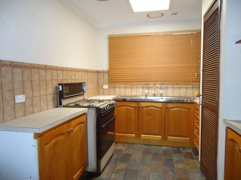 74 James Cook Drive, Endeavour Hills VIC 3802