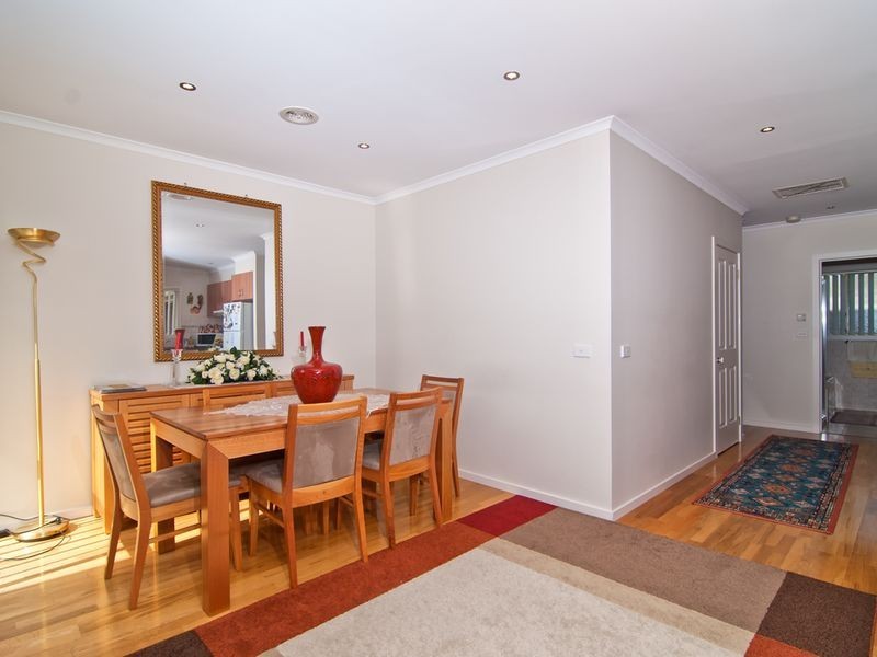 2/12 Burrows Avenue, Dandenong VIC 3175