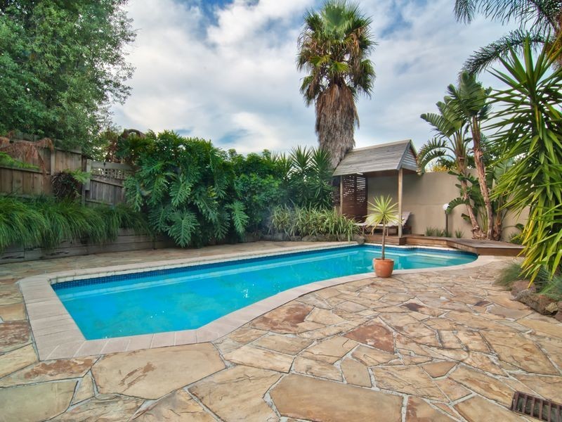 51 Daniel Solander Drive, Endeavour Hills VIC 3802