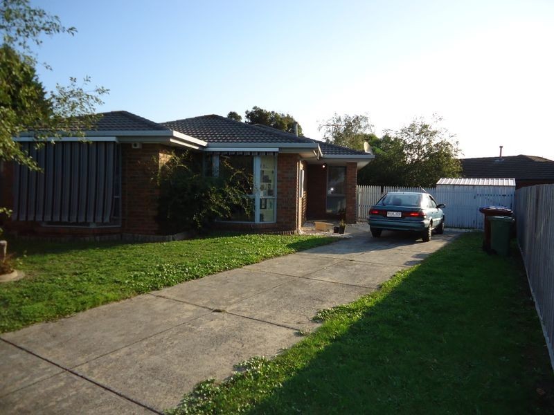 8 Greenhill Rise, Hampton Park VIC 3976