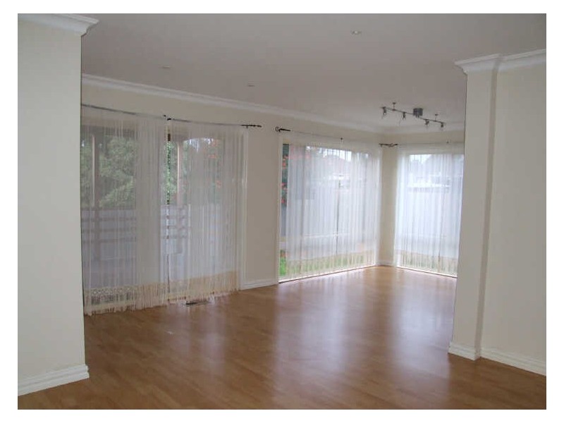 2/12 Rhoden Grove, Eumemmerring VIC 3177