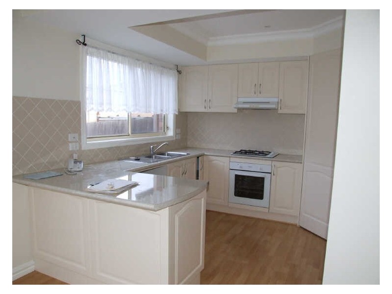 2/12 Rhoden Grove, Eumemmerring VIC 3177