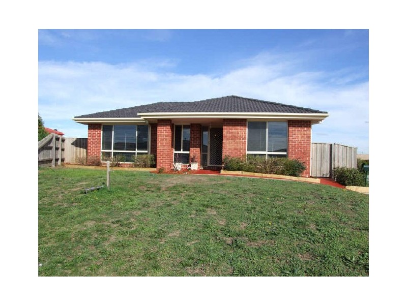 8 Balmaceda Court, Berwick VIC 3806