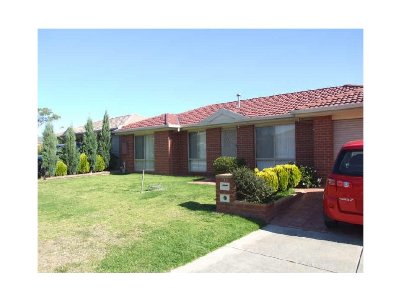 16 The Eyrie, Hampton Park VIC 3976