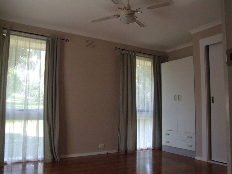 11 Gumbuya Close, Eumemmerring VIC 3177