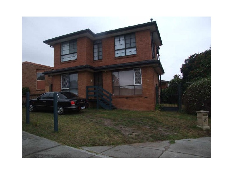 64 Willow Drive, Hampton Park VIC 3976