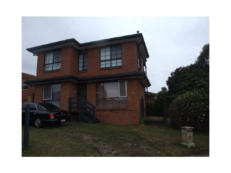 64 Willow Drive, Hampton Park VIC 3976