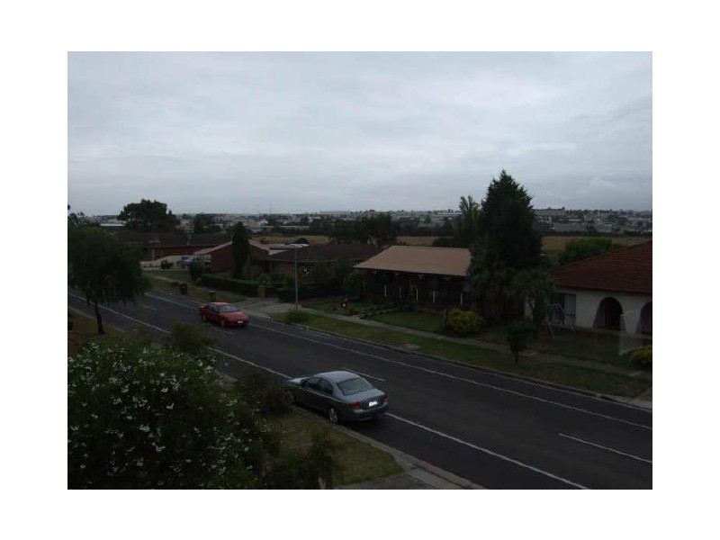 64 Willow Drive, Hampton Park VIC 3976