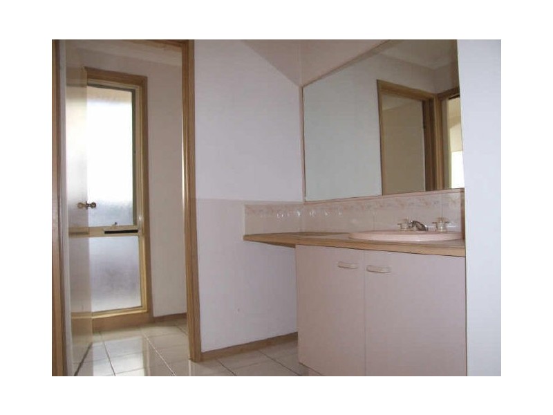 49 Bemersyde Drive, Berwick VIC 3806