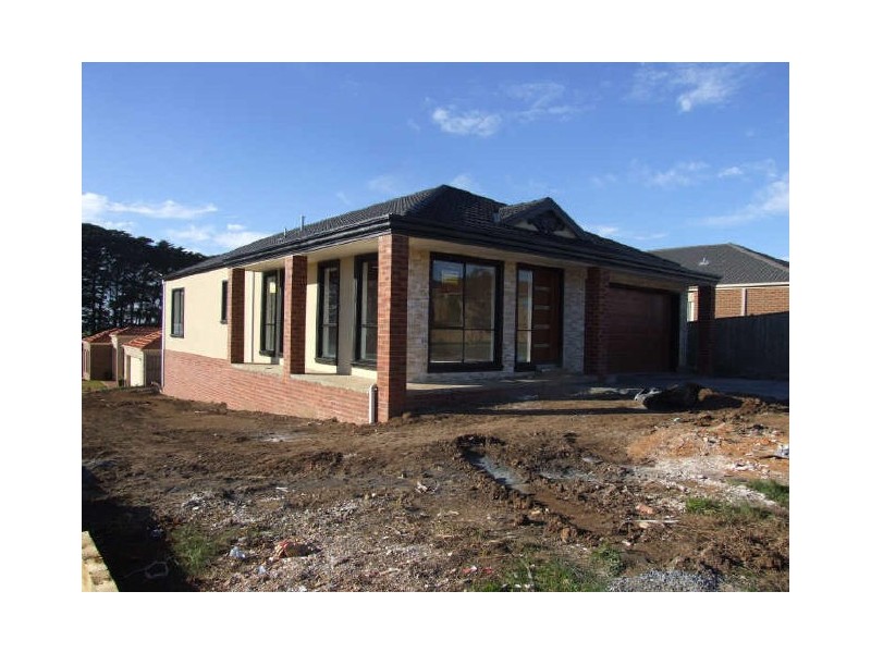 26 Southgate Drive, Berwick VIC 3806