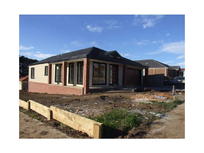 26 Southgate Drive, Berwick VIC 3806