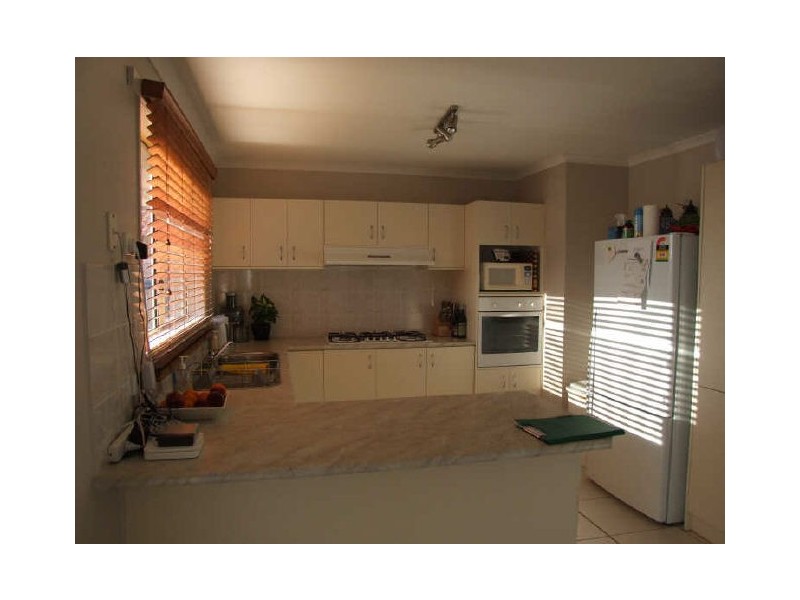 8 Fouz Mews, Cranbourne East VIC 3977