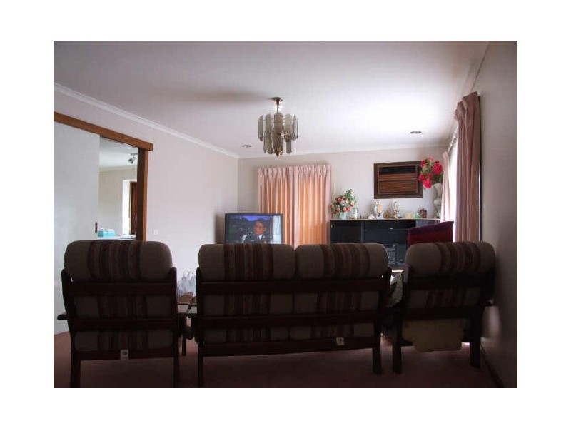 32 Thomas Mitchell Drive, Endeavour Hills VIC 3802