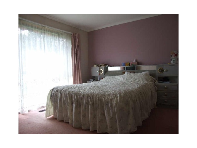 32 Thomas Mitchell Drive, Endeavour Hills VIC 3802