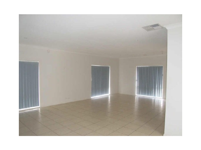 30 Bluehills Boulevard, Pakenham VIC 3810