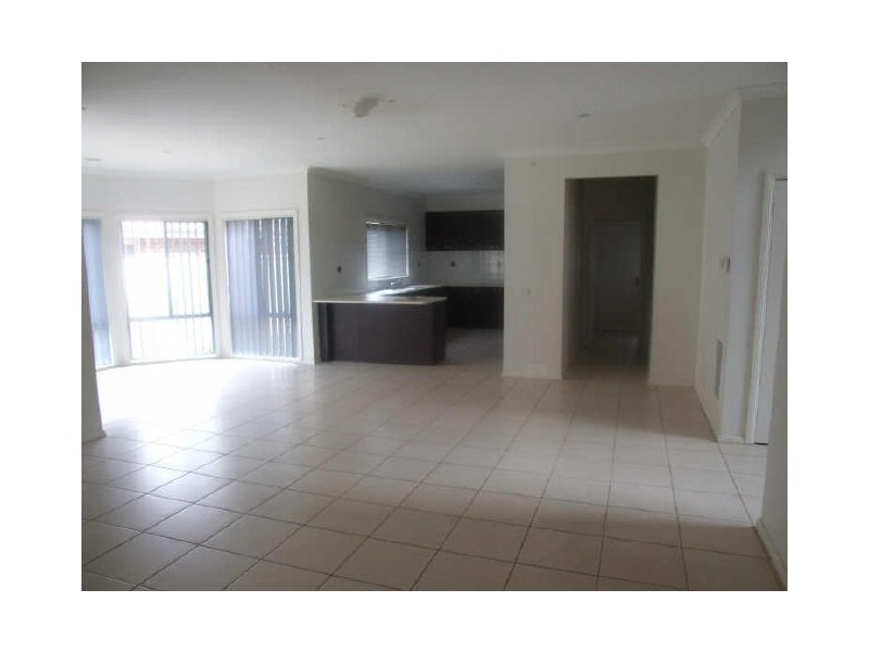 30 Bluehills Boulevard, Pakenham VIC 3810