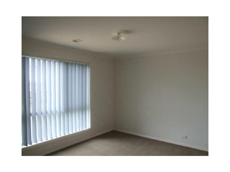 30 Bluehills Boulevard, Pakenham VIC 3810