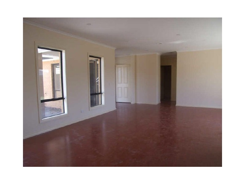 4/67 Grand Central Boulevard, Pakenham VIC 3810