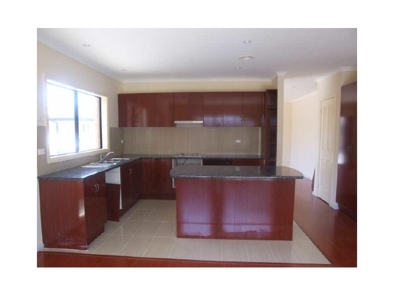 4/67 Grand Central Boulevard, Pakenham VIC 3810