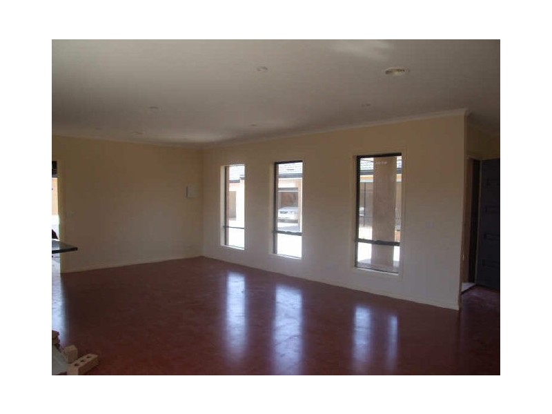 4/67 Grand Central Boulevard, Pakenham VIC 3810