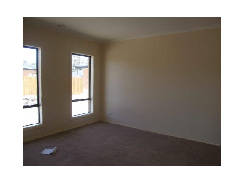 4/67 Grand Central Boulevard, Pakenham VIC 3810