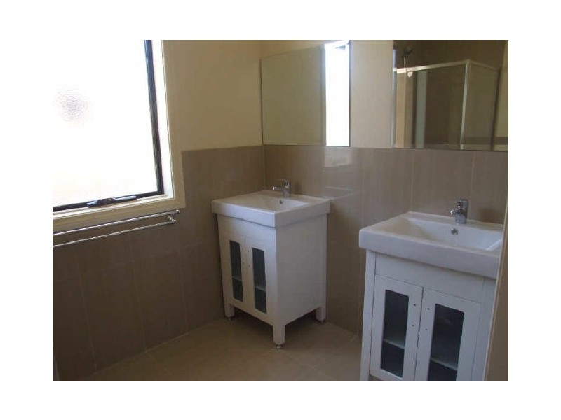 4/67 Grand Central Boulevard, Pakenham VIC 3810