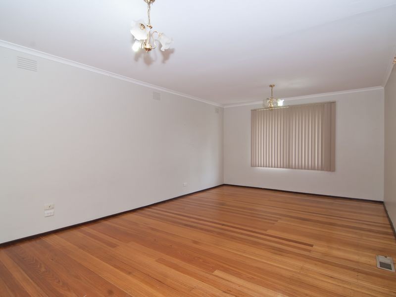 39 Chalcot Drive, Endeavour Hills VIC 3802