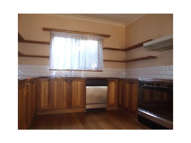 16 Toomuc Valley Road, Pakenham VIC 3810