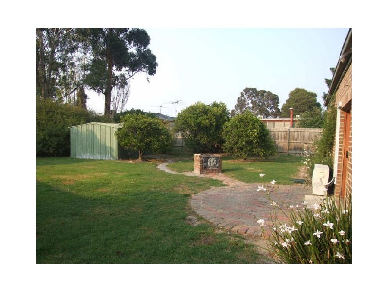 16 Toomuc Valley Road, Pakenham VIC 3810