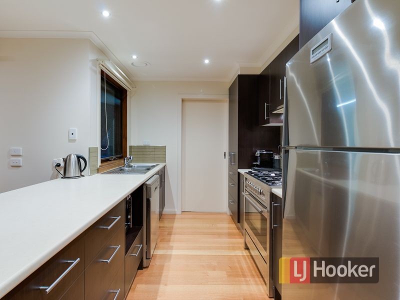 4 Robinvale Court, Endeavour Hills VIC 3802