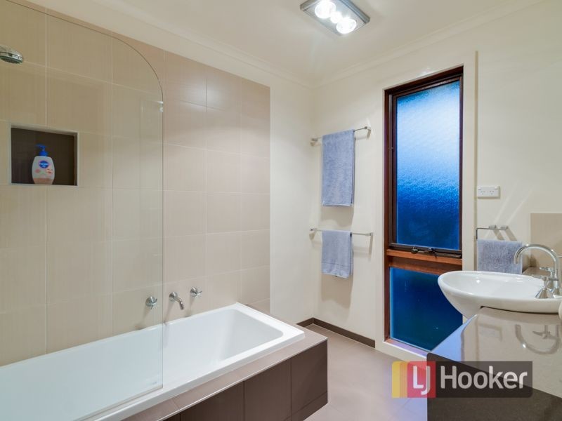 4 Robinvale Court, Endeavour Hills VIC 3802