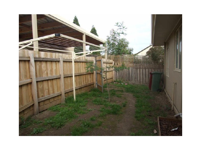 1/73 Benga Avenue, Dandenong VIC 3175