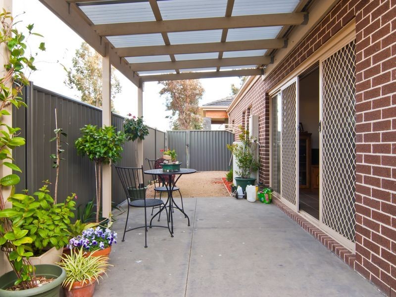 19 Tranquil Lane, Cranbourne North VIC 3977