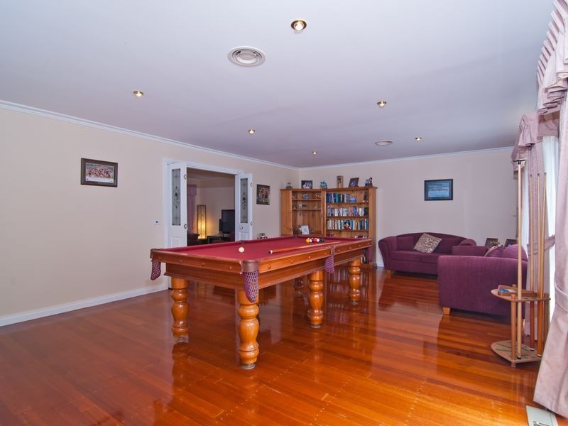 2 Armiston Court, Endeavour Hills VIC 3802