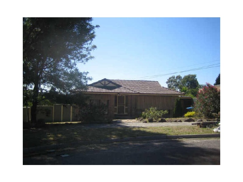 8 Moore Road, Hallam VIC 3803