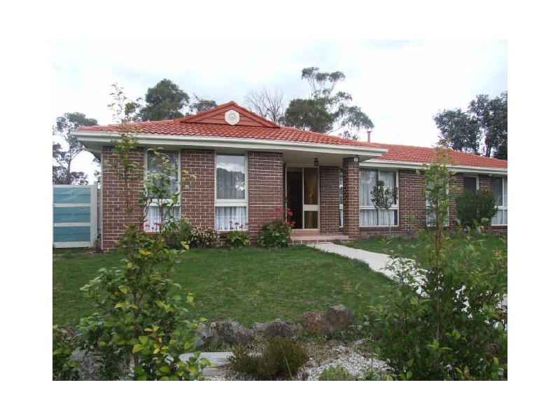 39A Chalcot Drive, Endeavour Hills VIC 3802