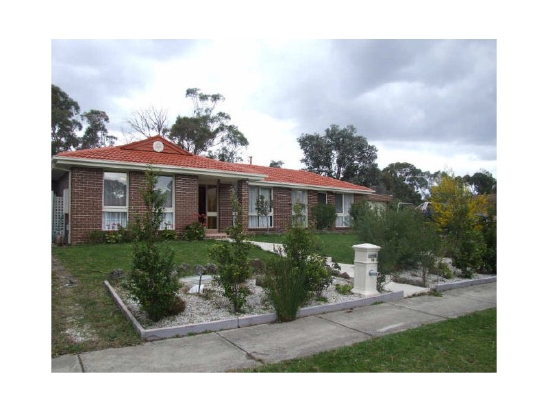 39A Chalcot Drive, Endeavour Hills VIC 3802