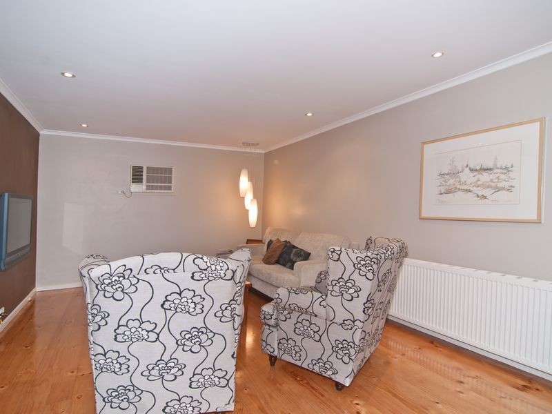 14 Rossiter Avenue, Endeavour Hills VIC 3802